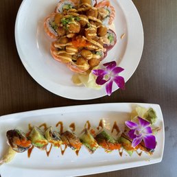 Rainbow Blossom Roll (top) Dragon Roll (bottom) Rainbow Blossom Roll (top) Dragon Roll (bottom)