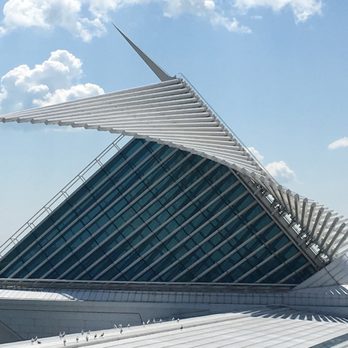 Veteran's Park - View of the Art Museum - Parks Near Me - Milwaukee, Wisconsin
