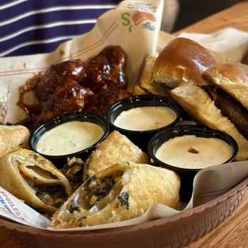 Chili's - Bars Near Me - Brighton, Michigan