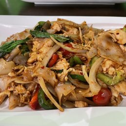 Pad Kee Mow with chicken Pad Kee Mow with chicken