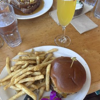 Island Lava Java - SUPER SMASH BURGER - American Near Me - Kailua Kona, Hawaii