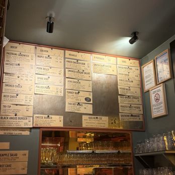 MELT OBERKAMPF - Menu behind the front counter - Steakhouses Near Me - Paris, 75 MELT OBERKAMPF - Menu behind the front counter - Steakhouses Near Me - Paris, 75