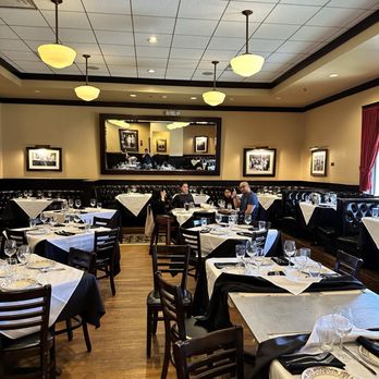 Maggiano's Little Italy - Italian Near Me - Bridgewater, New Jersey Maggiano's Little Italy - Italian Near Me - Bridgewater, New Jersey
