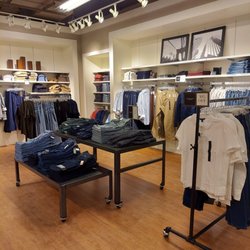 Banana Republic Factory Store
