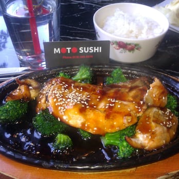 Moto Sushi - Salmon Teriyaki Entree with Broccoli Florets and Cup of Steamed White Rice - Japanese Near Me - Glendale, California