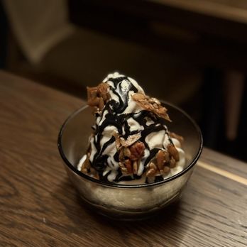 Yeobo Darling - sesame caramel soft serve with nuts - Taiwanese Near Me - Menlo Park, California Yeobo Darling - sesame caramel soft serve with nuts - Taiwanese Near Me - Menlo Park, California