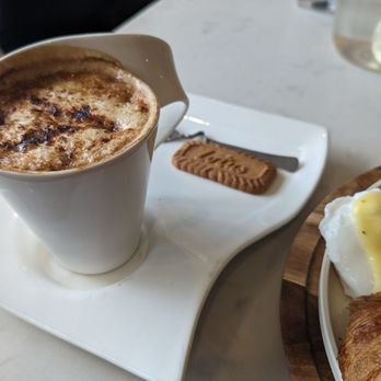 Light Cafe - Cafes Near Me - Toronto, Ontario