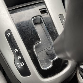 Jacksons Car Wash - It must not be procedure to wipe the gear shift because it ALWAYS looks like this when I get it back. - Car Wash Near Me - Phoenix, Arizona