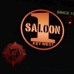 Leather Master One Saloon