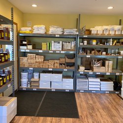 Flying Bee Ranch - Bee keeping supplies