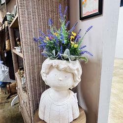 The Mercantile Antiques & Uniques