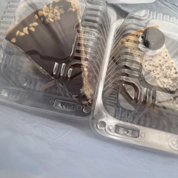 Pocono Cheesecake Factory - Peanut butter cheesecake slice, kids slice oreo cheesecake - Bakeries Near Me - Swiftwater, Pennsylvania Pocono Cheesecake Factory - Peanut butter cheesecake slice, kids slice oreo cheesecake - Bakeries Near Me - Swiftwater, Pennsylvania