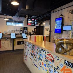 Inclined Burgers and Brew - Interior