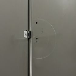 Texas Thrift - one of three restroom stalls with no locks.