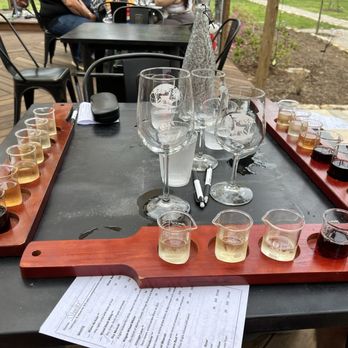 Busted Oak Cellars - Tastings - Wineries Near Me - Carmine, Texas