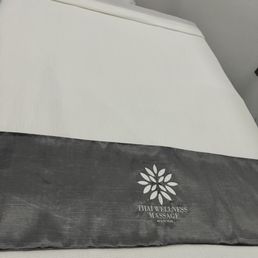 Massage bed Massage bed
