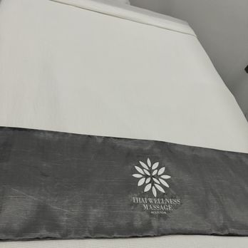 Thai Wellness Massage - Massage bed - Massage Therapy Near Me - Houston, Texas