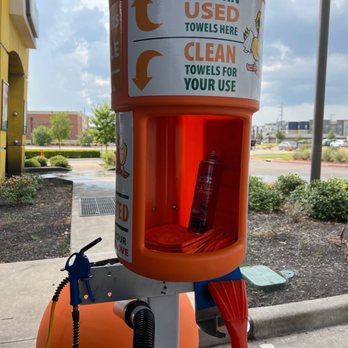 Quick Quack Car Wash - Towels, bug spray, vacuum, and air blower. - Car Wash Near Me - Richmond, Texas