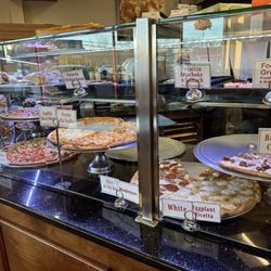 Previti Pizza & Papazzio Dining