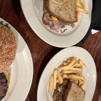 Stockholm's Restaurant & Brewery - Grilled Cheese Brisket - Breweries Near Me - Geneva, Illinois Stockholm's Restaurant & Brewery - Grilled Cheese Brisket - Breweries Near Me - Geneva, Illinois