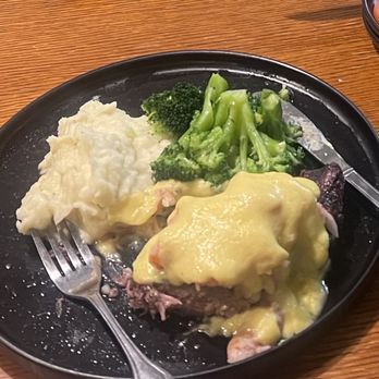 Old Mill Cafe - Steak, mash, broccoli - Breakfast & Brunch Near Me - Carlsborg, Washington Old Mill Cafe - Steak, mash, broccoli - Breakfast & Brunch Near Me - Carlsborg, Washington