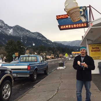 East Wind Drive-In - American Near Me - Cascade Locks, Oregon