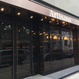 Entrance on René-Lévesque