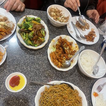 Chinese Garden Restaurant - Pork Lo Mein and Broccoli beef - Cantonese Near Me - Montebello, California Chinese Garden Restaurant - Pork Lo Mein and Broccoli beef - Cantonese Near Me - Montebello, California