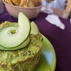 El Patio Ens Gastrobar - Guacamole and chips