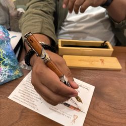 Simply Wood Studios - Hawaiian Koa Italian Acrylic Designer Retro Fountain Pen (Blk White)