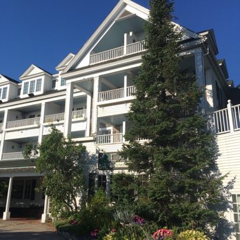 Chase House At Mill Falls - Outside of the Hotel - Hotels Near Me - Meredith, New Hampshire