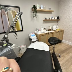 Skin Laundry - Victoria Gardens - Inside room