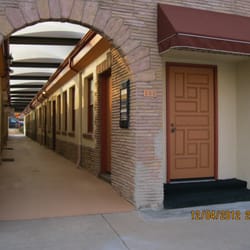 Oak Street Spa - Entrance to the spa.