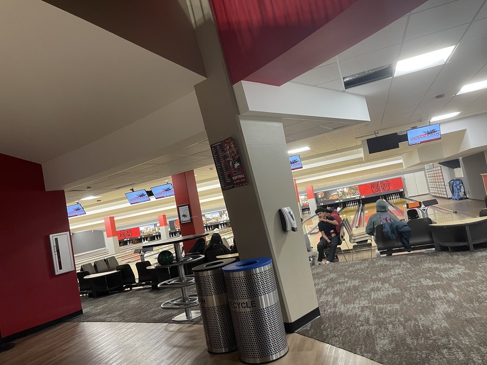 Social spots from Huskie Den