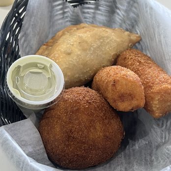 1928 Cuban Bistro - Fleming Island - Potato Ball, beef empanadas and coquetas - Coffee & Tea Near Me - Fleming Island, Florida