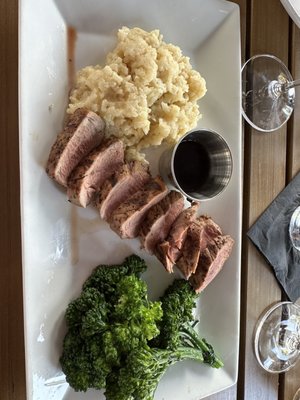 Stone's Cuisine and Cocktails by null