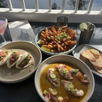 Lamplight Lounge - Drinks: Water District Gimlet & Over Budget Food: Beer-battered Onion Blossom, Pork Belly Bao Bun, Aguachile Verde - New American Near Me - Anaheim, California
