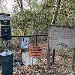 Chicarita Creek Self Guided Trail - Trailhead with convenient doggie can & bags