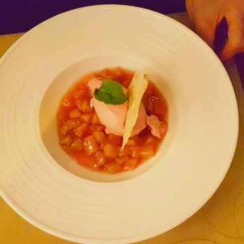 Gänsweid - Erdbeersauerrahmeis mit Rhabarberkompott - Specialty Food Near Me - Wertingen, BY