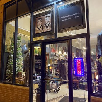 Richard's Fabulous Finds - Men's Clothing Near Me - Chicago, Illinois