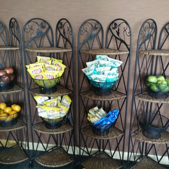 The Club - Snacks: 2 types of Lay's potato chips (regular/oven baked),  Mrs. Vickie's salt and vinegar,  Lorna Doones and Oreos, fruit - Airport Lounges Near Me - Las Vegas, Nevada