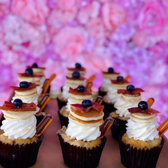Sweet Realities - Maple bacon pancake cupcake - Cupcakes Near Me - Tamarac, Florida Sweet Realities - Maple bacon pancake cupcake - Cupcakes Near Me - Tamarac, Florida