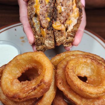 Kelcy's Restaurant - American Near Me - Tehachapi, California