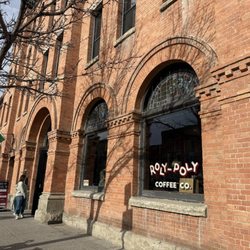Roly-Poly Coffee - Outside
