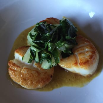 Metropolis - Scallops with a corn purée and crispy bok choy - Tapas Bars Near Me - Corolla, North Carolina