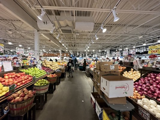 Nino Salvaggio International Marketplace by null