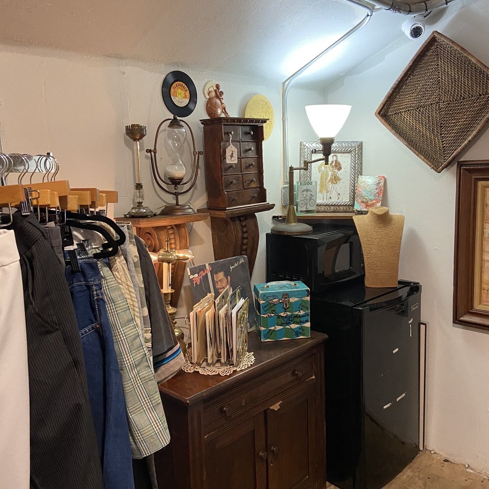 20/20 Vintage - Upstairs - Used, Vintage & Consignment Near Me - Corpus Christi, Texas 20/20 Vintage - Upstairs - Used, Vintage & Consignment Near Me - Corpus Christi, Texas