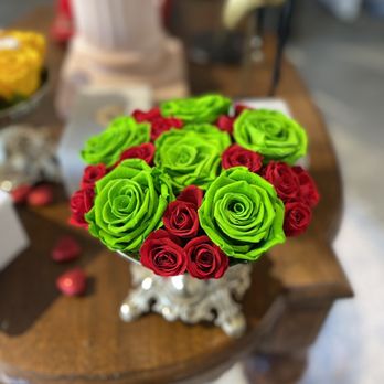 La Fleur Design - Preserved Eternity Roses, large & small combo. $95-150. Depending on container chosen. Www.FabFlorist4u.com - Floral Designers Near Me - Clarksburg, Maryland La Fleur Design - Preserved Eternity Roses, large & small combo. $95-150. Depending on container chosen. Www.FabFlorist4u.com - Floral Designers Near Me - Clarksburg, Maryland
