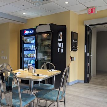 Lunchbox Café & Catering - Freezer with takeaway frozen meals and soup - Breakfast & Brunch Near Me - Milton, Ontario Lunchbox Café & Catering - Freezer with takeaway frozen meals and soup - Breakfast & Brunch Near Me - Milton, Ontario