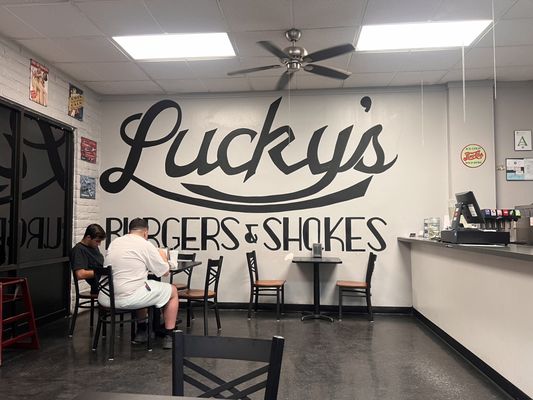 Lucky's Burgers & Shakes by null